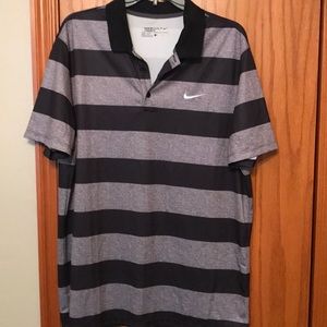Nike standard fit gray black golf shirt large
